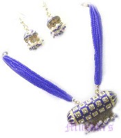 Lac Necklace Ear ring Set - click here for large view